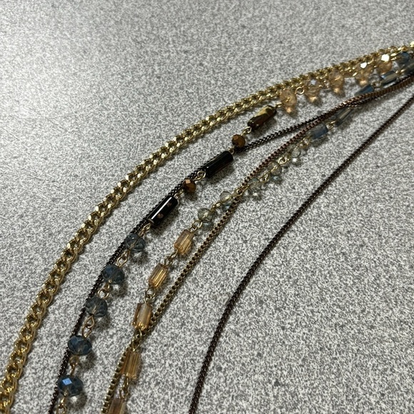 Multi coloured beaded layered necklace - Picture 6 of 8